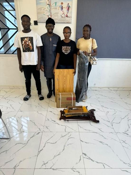 Ibadan Media CEO, Ola Olanrewaju (Middle) with the giveaway winners